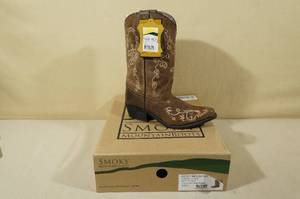 lot 193 image: Smoky Mountain Boots -Youth Size 5, Brown