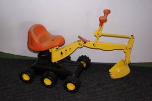 lot 198 image: Tonka Sit N Dig
