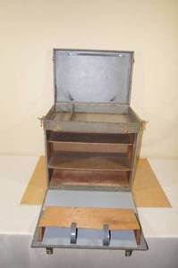 lot 206 image: Vintage CBS Hytron Tube TV Radio Repairmans Case