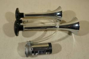 lot 211 image: H&K Airhorns -Train Sound