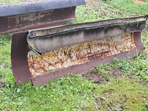 lot 983 image: 106 Plow Blade Attachment