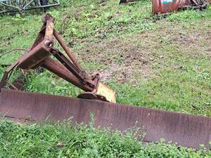 lot 995 image: Ford 96 Grading Blade Attachment 785A AB-300
