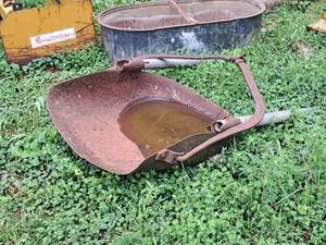 lot 997 image: 28 Potato Shovel Attachment