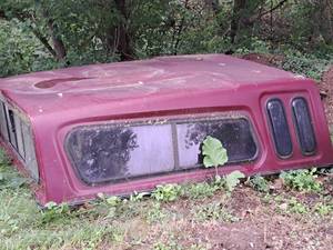 lot 1003 image: Truck Bed Topper