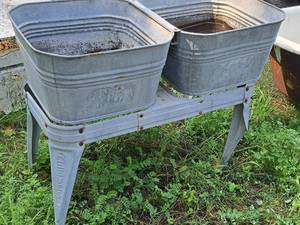lot 1009 image: Reeves Metal Dual Basin Wash Tub with Stand