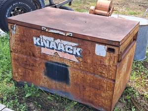 lot 1013 image: Knaack Site Job Box