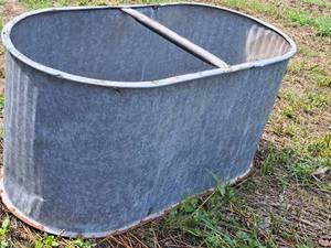 lot 1016 image: Pioneer Metal Water Trough