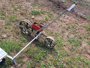 lot 1018 image: Sears Line Planter 529.261631