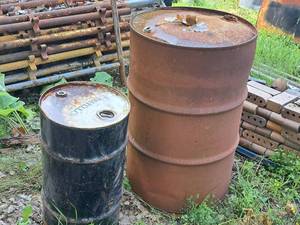 lot 1039 image: Lot of (2) Metal Drums