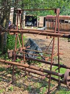 lot 1058 image: Metal Storage Rack