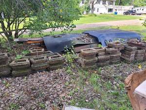 lot 1062 image: Lot of (50) Landscaping Bricks