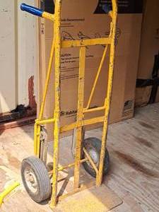 lot 1067 image: Hand Truck 2-wheel
