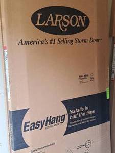 lot 1068 image: Larson Storm Door 630-08