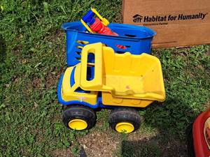 lot 1127 image: Lot of  Assorted Kids Toys
