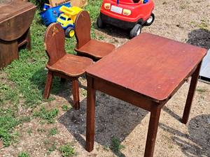 lot 1129 image: Childrens Wood Dining Set - Table and Two Chairs