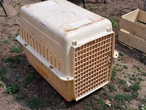 lot 1136 image: Pet Carrier