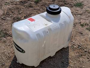 lot 1141 image: Moultrie 25-gallon Tank