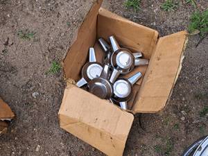 lot 1148 image: Lot of (5) Spinner Rim Caps