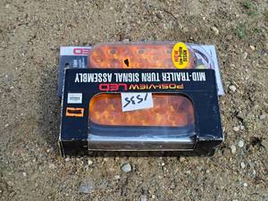 lot 1159 image: Lot of (2) Trailer Turn Signal Lights (New)