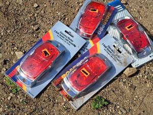 lot 1165 image: Lot of (4) Road Pro ClearanceMarker 2-bulb Sealed Light Assembly (New)