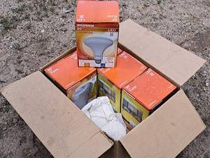 lot 1898 image: Lot of (1 Box) Sylvania 85W LED Flood Lights 85W 5-count (New)