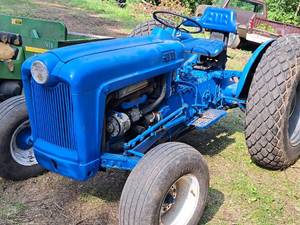 lot 177 image: Ford Industrial Tractor