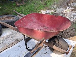 lot 1906 image: Metal Wheelbarrow