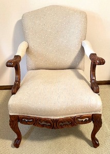 lot 41 image: Charming Vintage Upholstered Chair