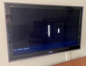lot 37 image: Toshiba Regza 47 Inch TV with Wall Mount