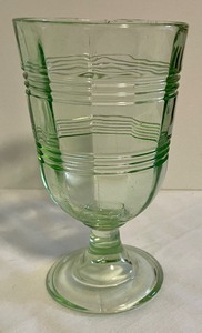 lot 100 image: 10 Vintage Martha Stewart Green Optic Banded Stemmed Glasses