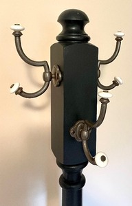lot 98 image: 3 Hook Coat Rack