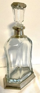 lot 130 image: Arte Italica Taverna Decanter