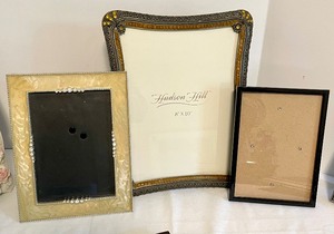 lot 143 image: Fabulous Frames