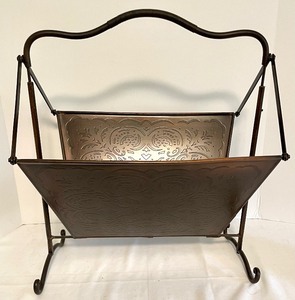 lot 156 image: Metal Decorative Magazine Rack