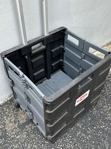 lot 171 image: Folding Plastic Crate by GSC