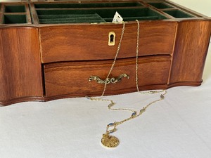 lot 80 image: Dresser Top Jewelry Chest and New Talbots Necklace