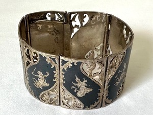 lot 52 image: Vintage Siam Silver Bracelet