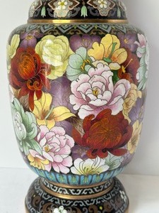 lot 46 image: Decorative Chinese Cloisonn Vase