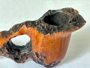 lot 32 image: Artisan Created Tobacco Pipe