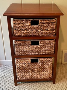 lot 40 image: Adorable Accent Table with Wicker Bins