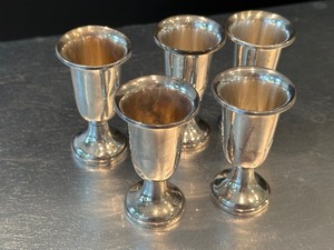 lot 58 image: Set of Five Vintage Sterling Shot Glasses