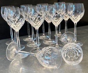 lot 39 image: Set of 14 Piell Crystal Red Wine Glasses