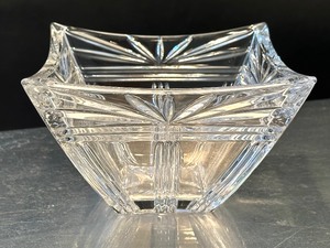 lot 33 image: Waterford Marquis Crystal Bowl