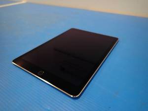 lot 34 image: Apple&nbspiPad Air 2nd Gen A1566  16GB of storage  wifi model only  includes charging cable