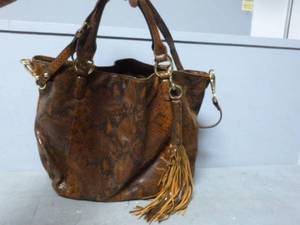 Gili Leather Handbag