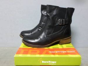 Bare Traps Womens Boots