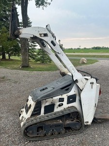 lot 1-B image: 2014 Bobcat MT52 Commercial Mini-Skid Loader