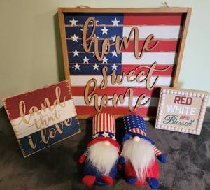 lot 85 image: USA decor- 2 hanging pieces, 1 stand picture, 2 gnomes