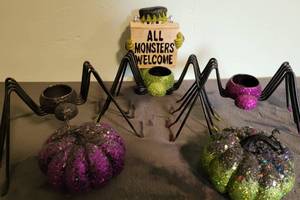 lot 97 image: halloween decor 3 spider candle holders, 2 pumpkins, monster