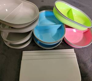 lot 119 image: Surepet feeder bowls 4 grey, 2 blue, 1 pink 1 green